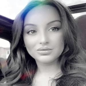 Meet your Posher, Sabrina